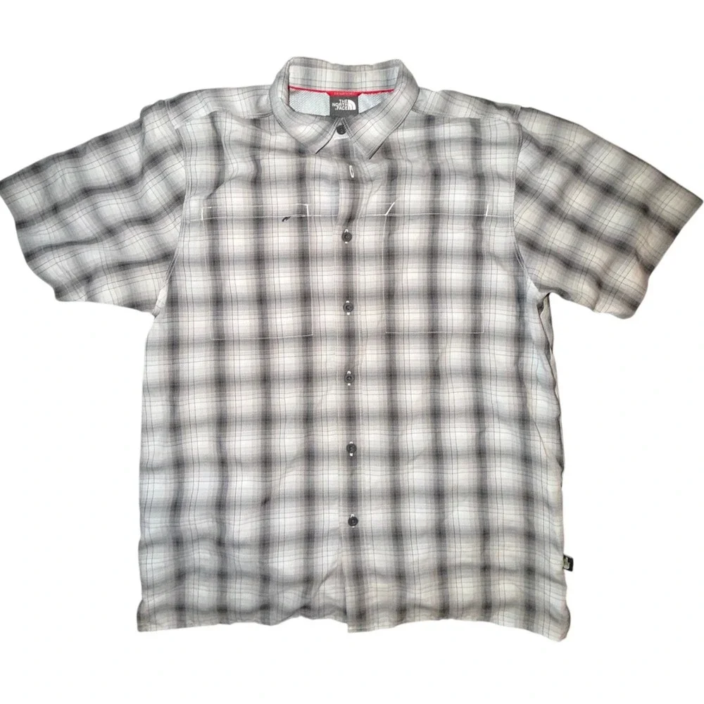 The North Face Mens Grey Plaid Short Sleeve Button Down Shirt Size Medium Hiking